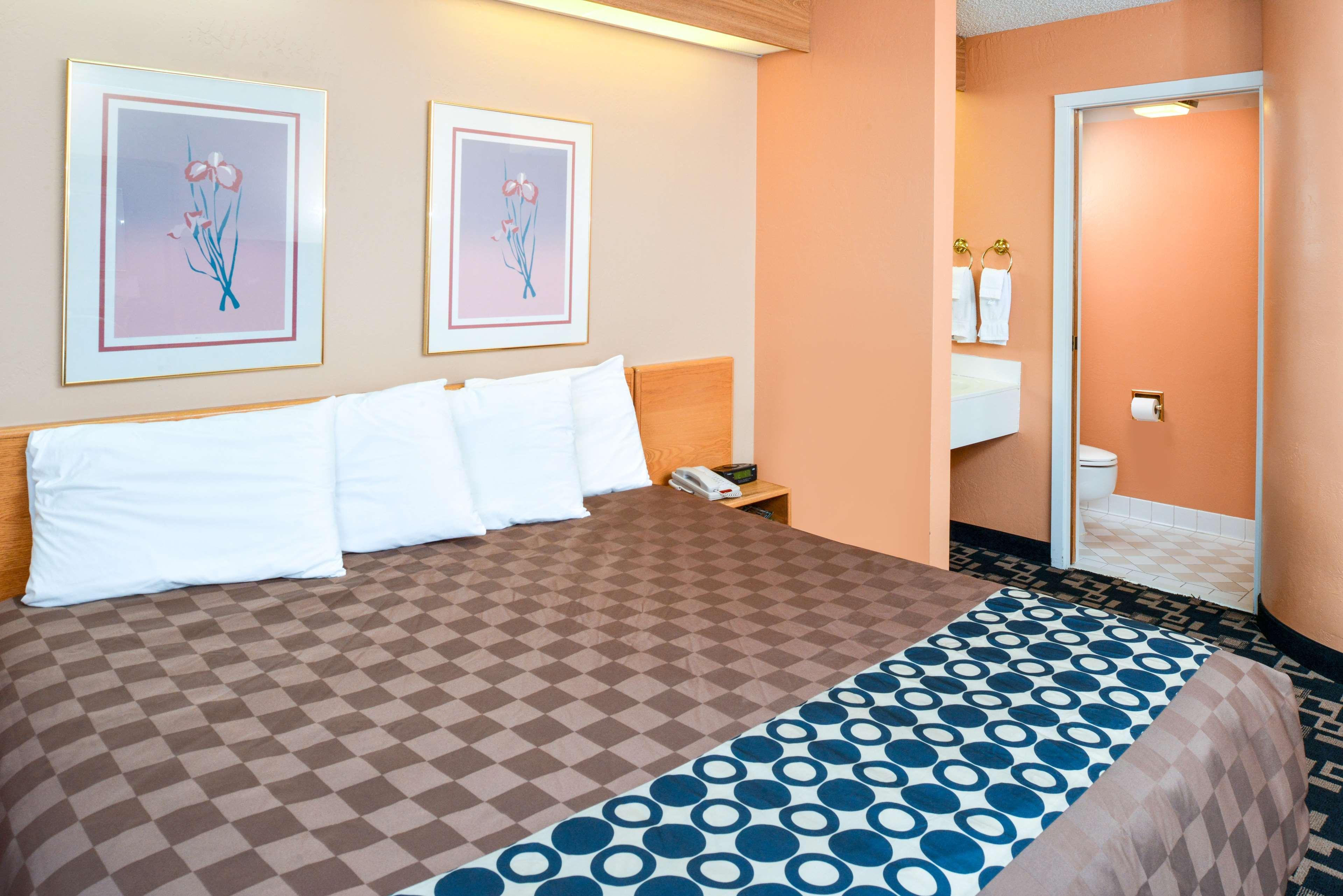 Americas Best Value Inn Роулинс Экстерьер фото