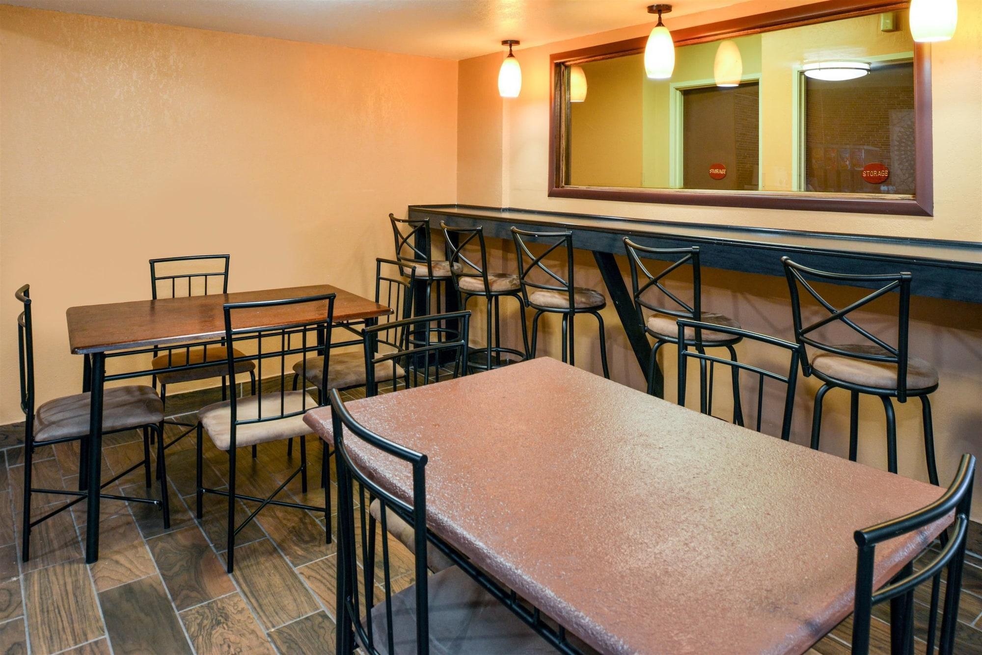 Americas Best Value Inn Роулинс Экстерьер фото